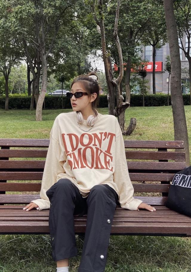 卫衣魔力太强大,怎么穿都不会错,百搭造型就靠它了