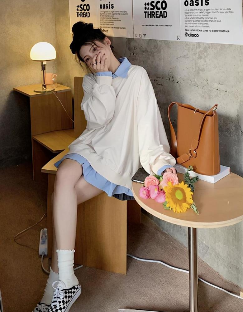 如何将普通衬衫穿出高级感？教你4种“叠穿”方法好看还时髦