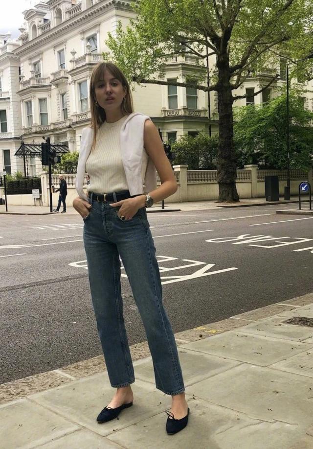 伦敦时尚博主牛仔裤穿搭示范，简约复古还高级感满满