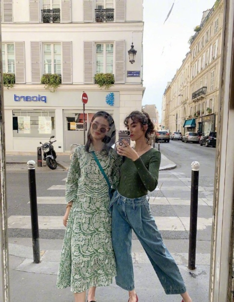 可以和“女朋友”一起穿的搭配！逛街压马路的必备