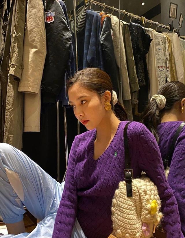 CC紫来了!宋妍霏带火今秋紫色系搭配,不愧为宝藏少女