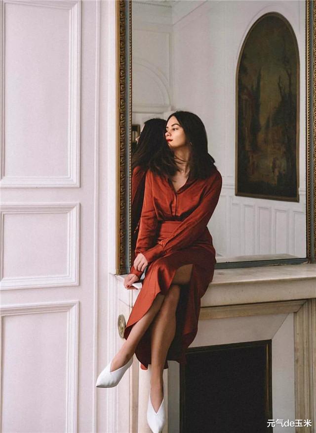 制霸时尚圈已久的“奶奶鞋”神奇在哪?这几种搭配别说没告诉你