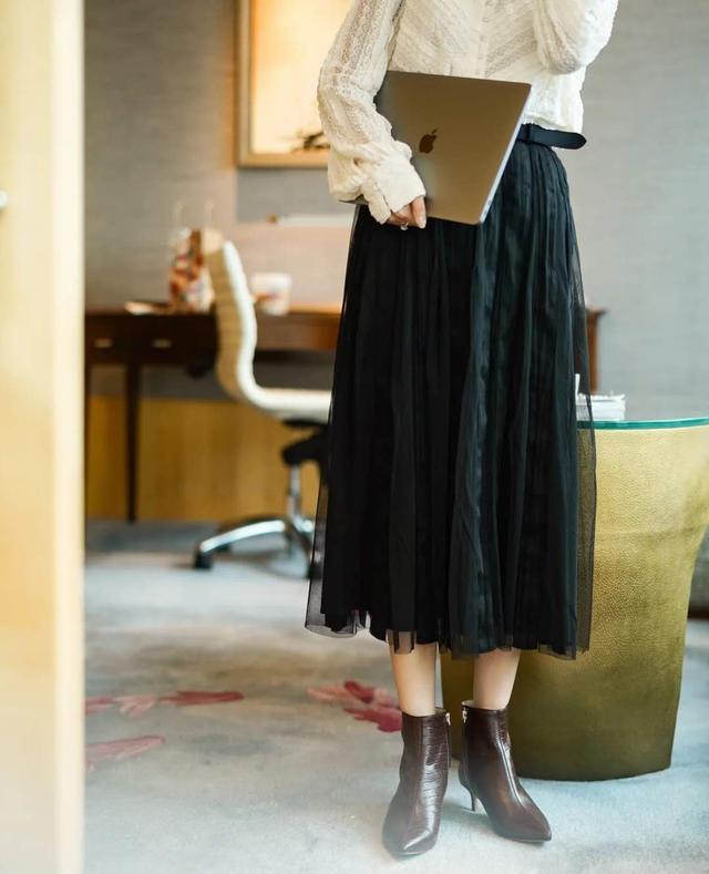 秋日通勤穿搭,小个子这样穿显高还自带气场