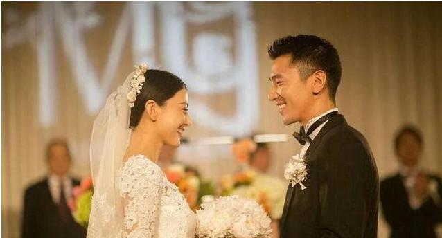 女星旧照曝光，章子怡清纯，周迅有灵气，网友：她是真的美