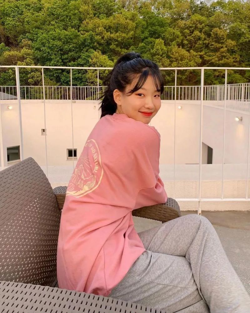 会穿卫衣的小个子可甜可酷,显高气质有活力!