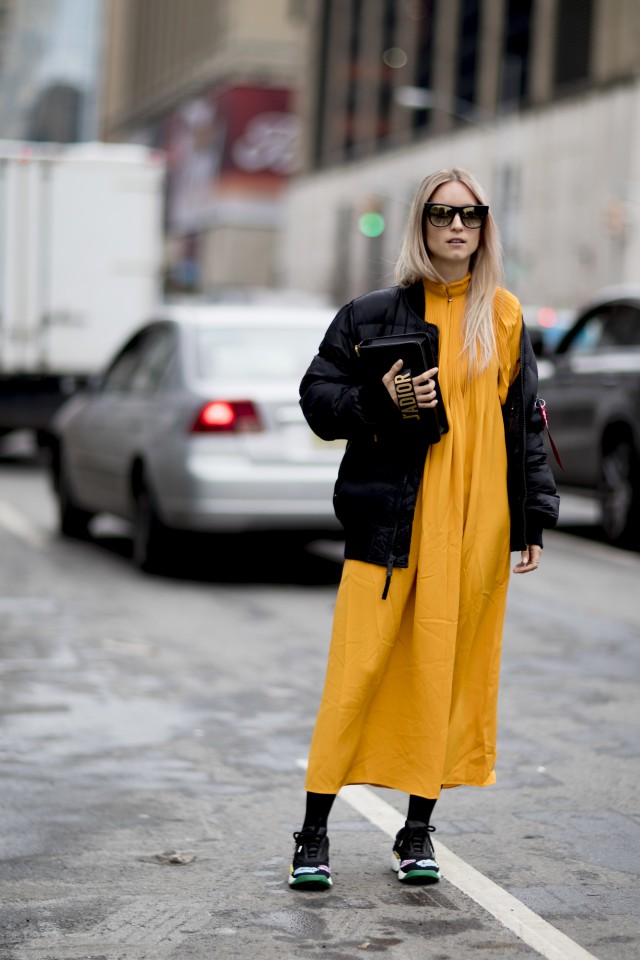 长裙如何搭配外套 这样穿魅力十足