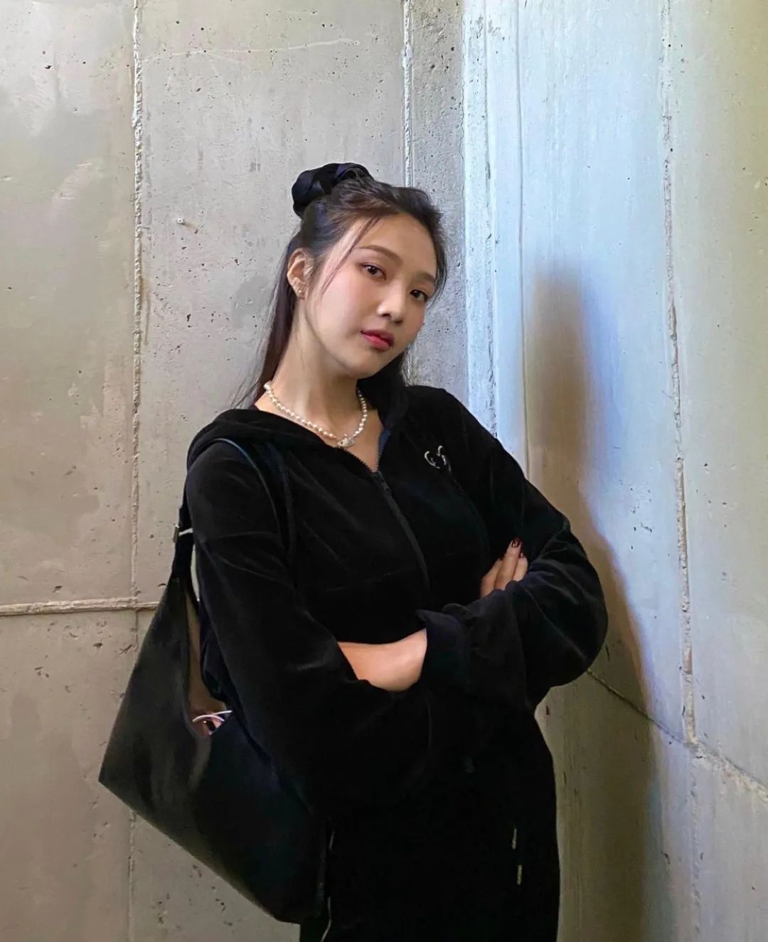 韩国女团性感担当！其实是隐藏的女鞋头，看她的照片网友直呼恋爱了