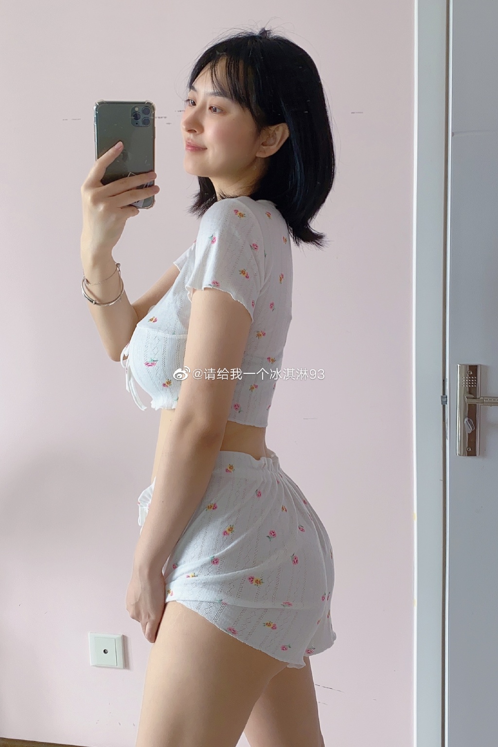 请给我一个冰淇淋怎么走红的 虎扑女神转直播