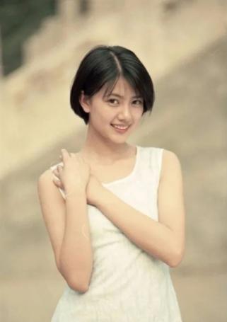 女星旧照曝光，章子怡清纯，周迅有灵气，网友：她是真的美 - 尚街拍