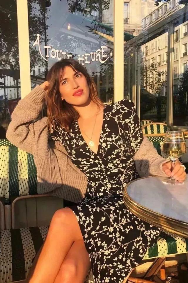 秋天出门怎么穿？慵懒随性的穿搭每套都想照搬