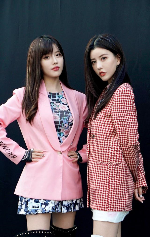 BY2妹妹又变脸!和姐姐看秀模样差别大,丰唇圆脸变韩系甜妞