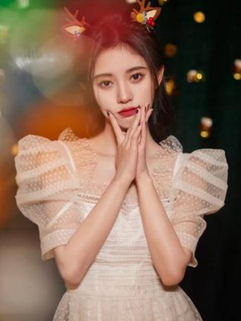 撞衫定输赢,谁丑谁尴尬?姜贞羽孔雪儿、杨幂唐嫣撞衫,谁更美?