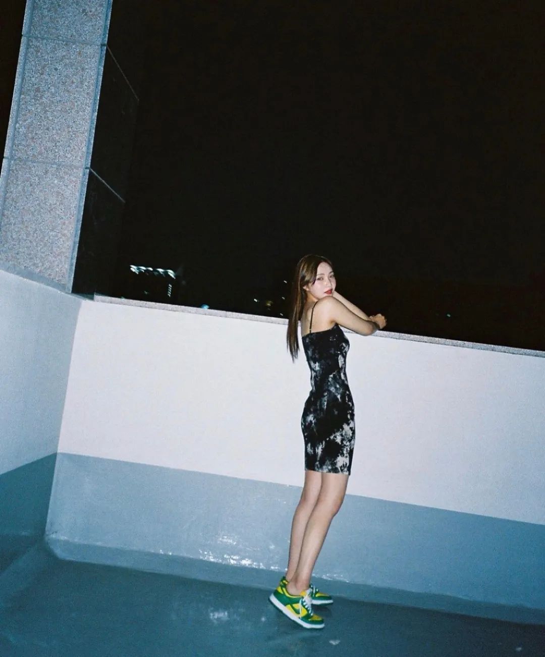 韩国女团性感担当！其实是隐藏的女鞋头，看她的照片网友直呼恋爱了