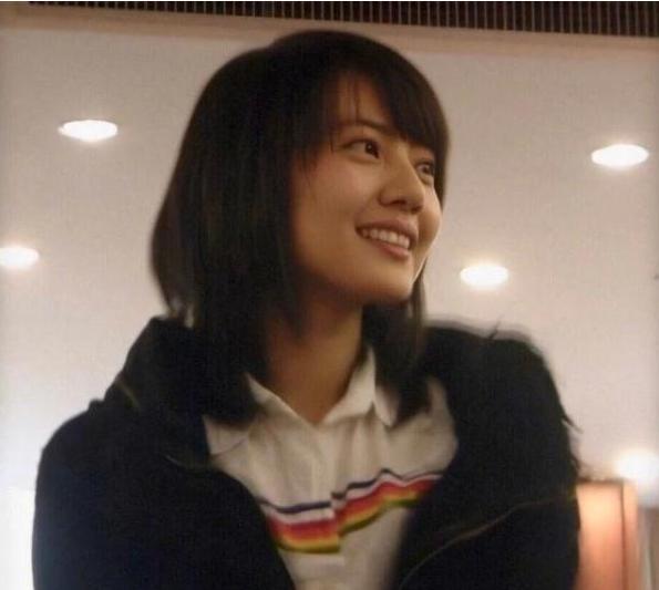 女星旧照曝光，章子怡清纯，周迅有灵气，网友：她是真的美