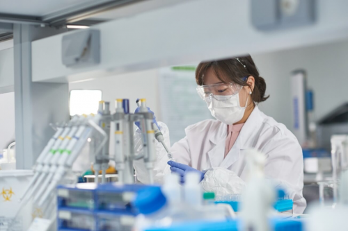 医美化妆品,积雪草精华净化过敏肌就用hugel旗下唯拉珠