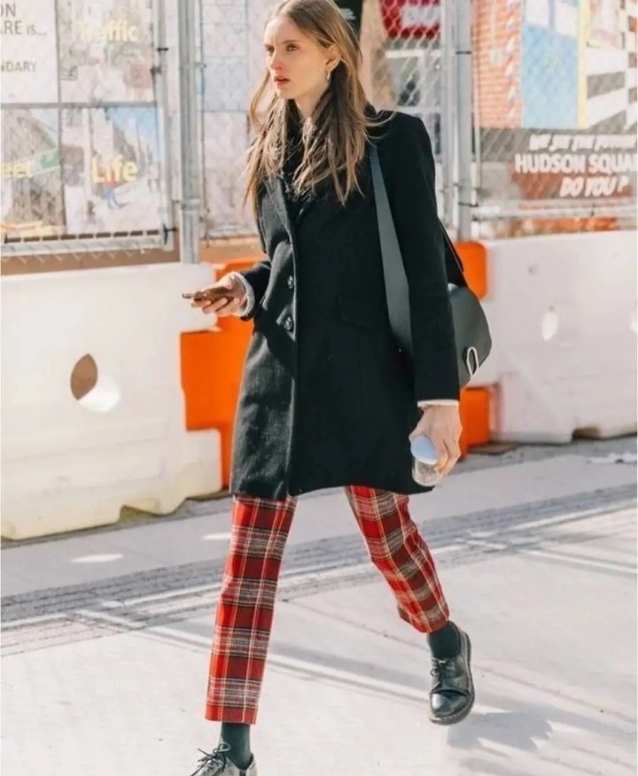 慵懒范必备的格子裤被你当成睡裤？这份“搭配逻辑”你得理清