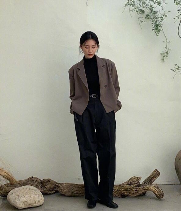 韩国时尚博主SEONHYE 冷淡盐系风时尚穿搭秀