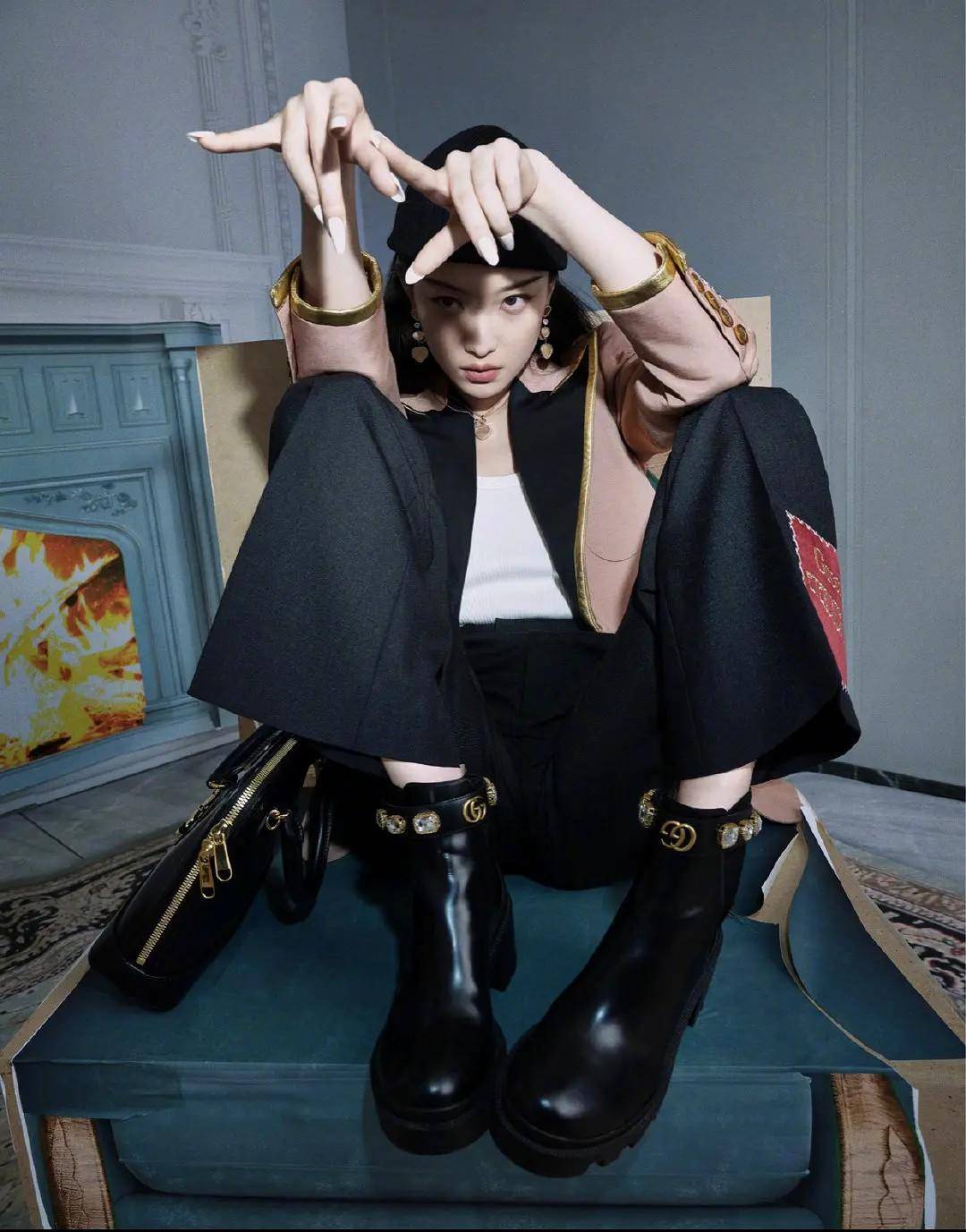 撞衫定输赢,谁丑谁尴尬?姜贞羽孔雪儿、杨幂唐嫣撞衫,谁更美?