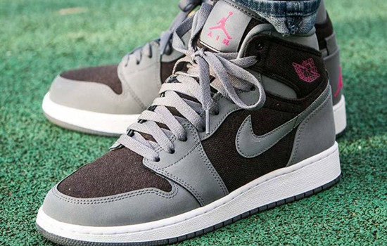 AJ1的鞋垫能拿出来吗 AJ1真假怎么看