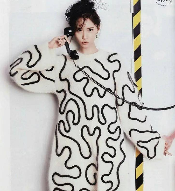 撞衫定输赢,谁丑谁尴尬?姜贞羽孔雪儿、杨幂唐嫣撞衫,谁更美?