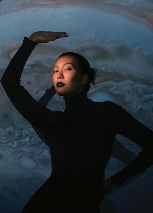 台湾第一网红走红时尚圈,屡获奢侈大牌青睐,拍广告都像杂志大片