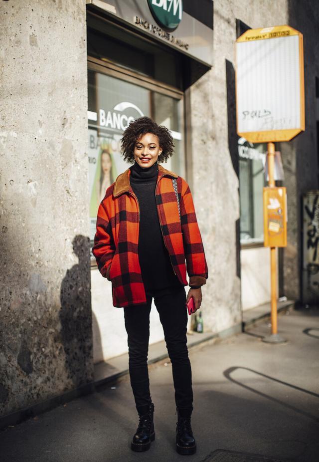 今年流行“黑+X”搭配,简约有型气场足,再大也能穿出潮流感