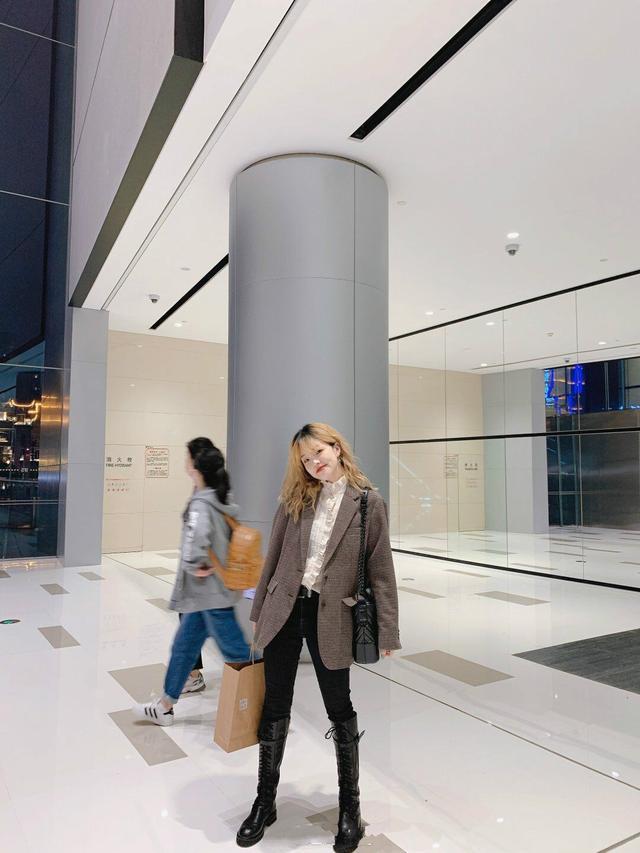 微胖女孩的4个好搭档，上身效果时髦又显瘦