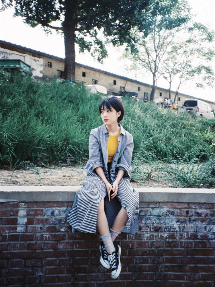 最近流行“外长内短”新穿法，显高显瘦谁穿谁好看