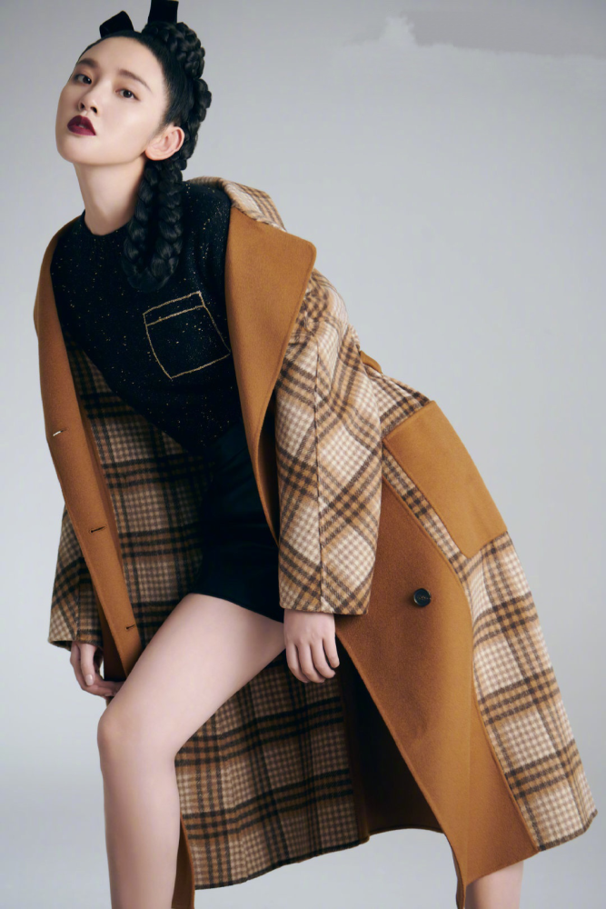 唐艺昕秋冬复古大片精致大方，表现力爆棚