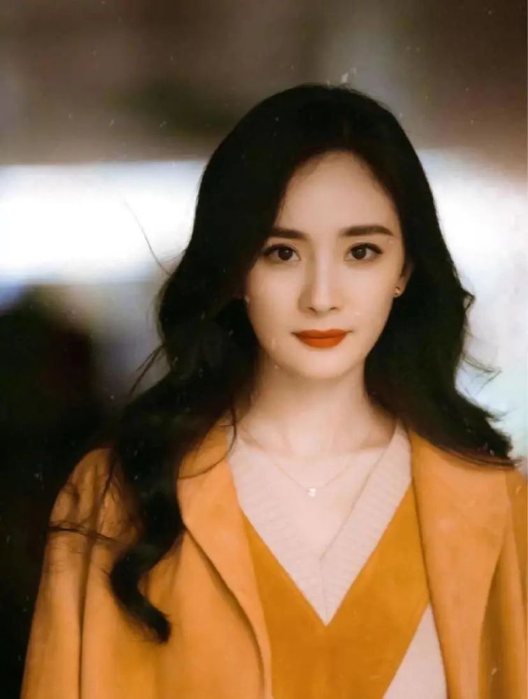 常见的三种脸型，心形脸饱满圆润，瓜子脸充满胶原蛋白