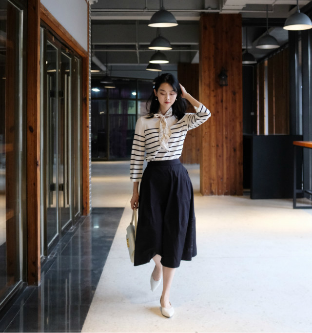 小个子穿长裙要学着搭配这几双“平底鞋”,时髦显高爱了爱了