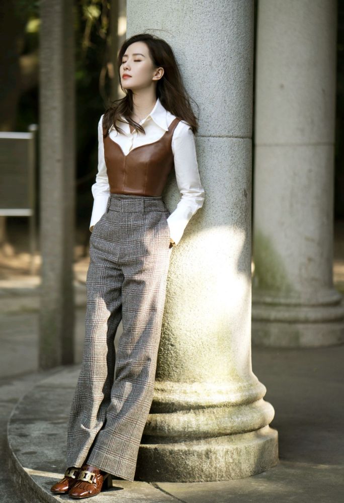 刘诗诗太适合穿白色了,干净舒适不失贵族气质