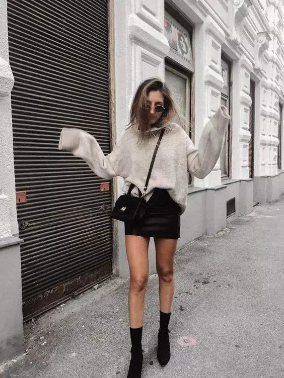 毛衣下面这样搭配裙子穿，时髦减龄又百搭