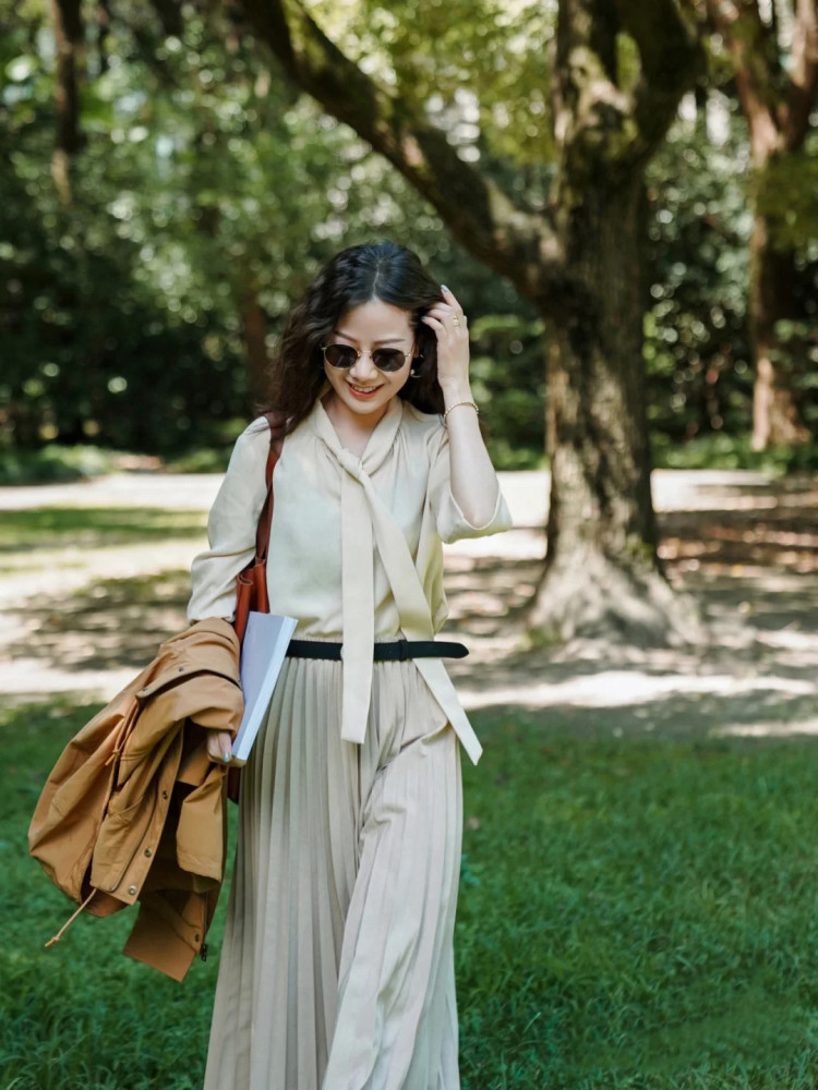 秋季日常出街LOOK尽显摩登前卫范儿，带你轻松演绎女性魅力