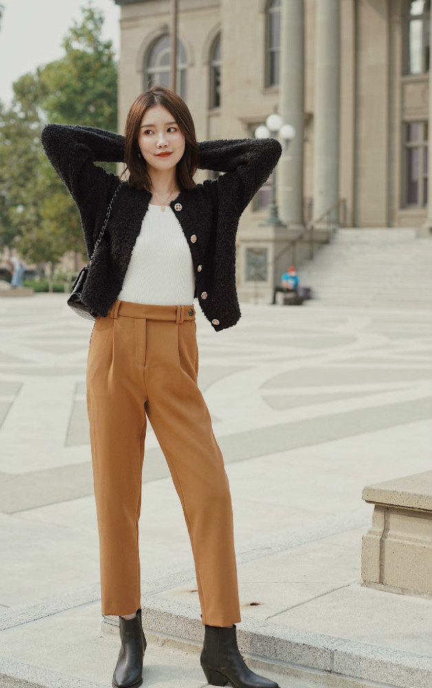 早秋独宠“针织衫＋奶奶裤”，优雅时髦又高级，太美了！