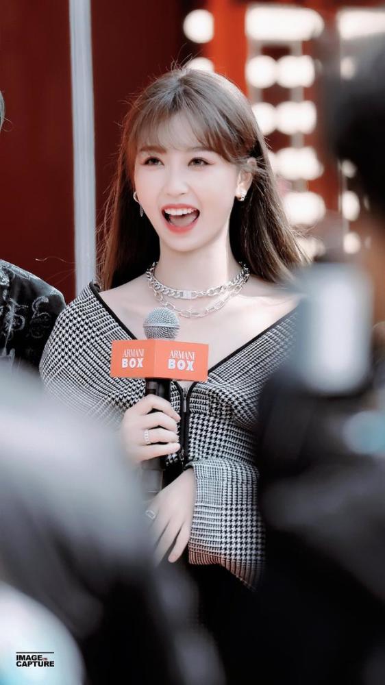 THE9全员暗系搭配亮相活动现场，你喜欢谁的风格