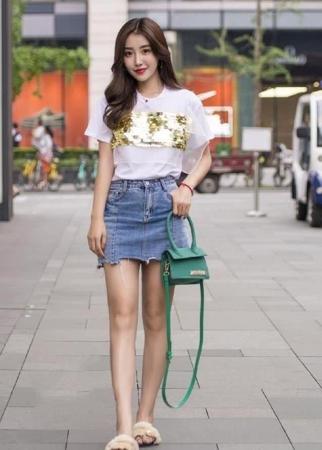 淑女范十足的裙子活力自然，舒适又利落尽显满满的时尚气息