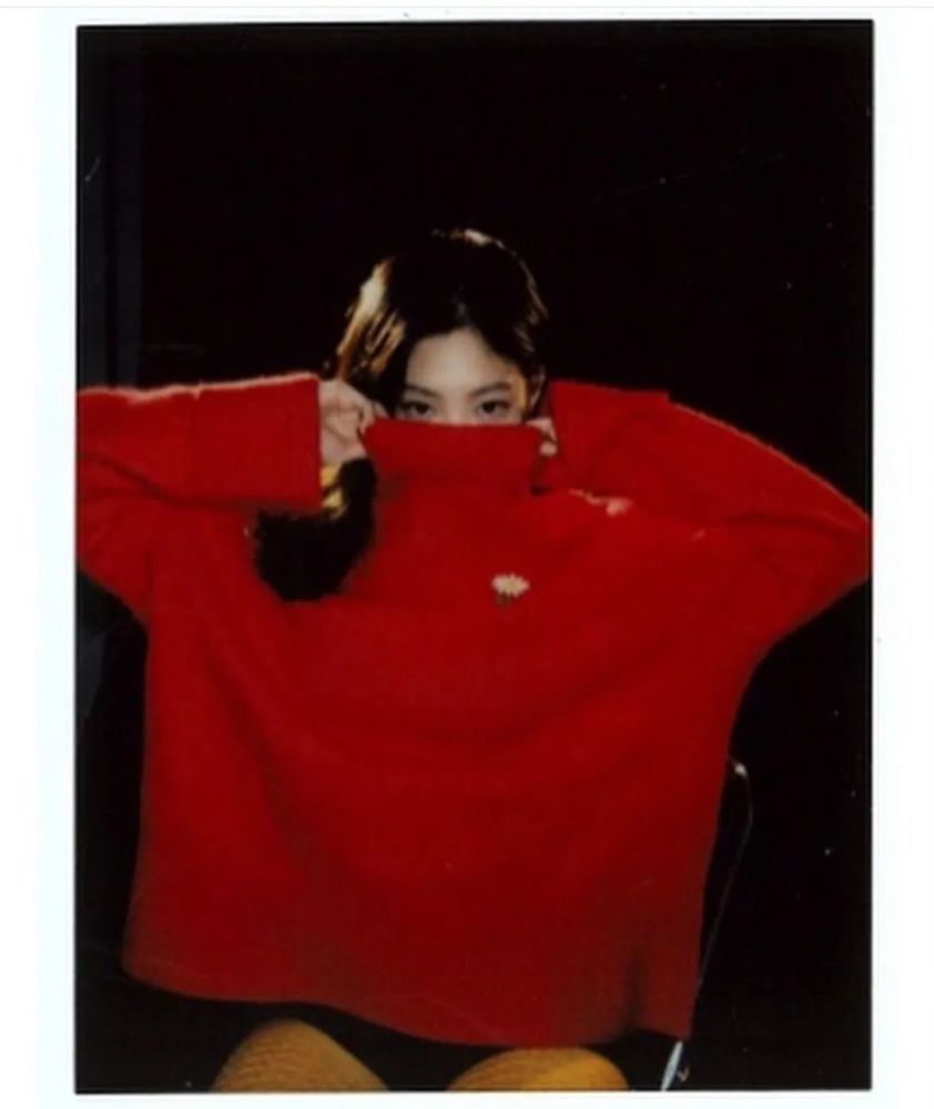 JENNIE的穿搭太潮了,简直就是流行单品的“集合店”啊!