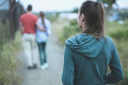 我国单身成年人口2.4亿人怎么回事 单身男女不愿意结婚还是钱的问题