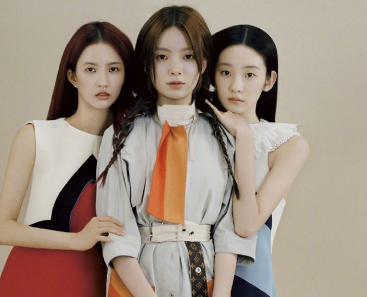 硬糖少女时尚大片出炉，刘些宁撞脸金晨，陈卓璇淡妆变化有点大