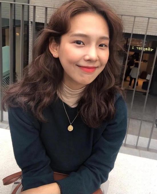 约会必备:韩国女孩的软妹风毛衣