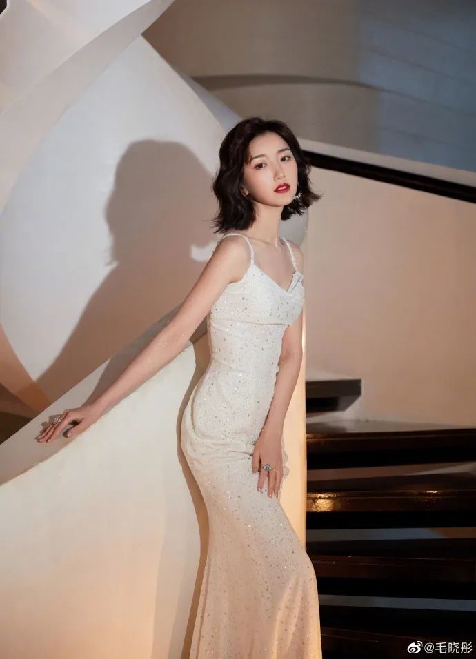 毛晓彤也对港风真香了?!