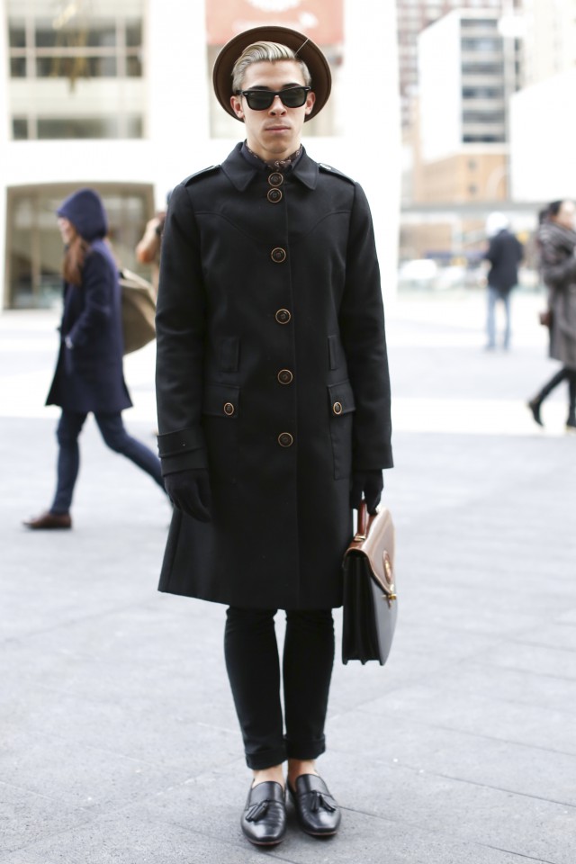大衣怎么搭配衣服男 这样搭配舒适又帅气