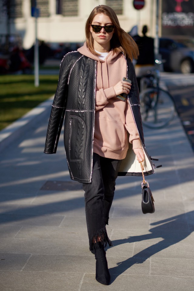 冬天卫衣怎么搭配外套 卫衣配什么好看