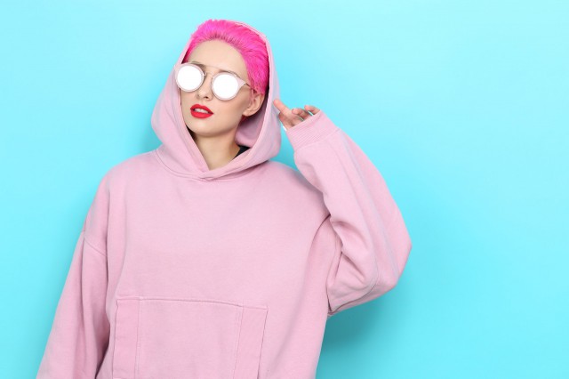 个子矮女生穿卫衣禁忌 小个子适合穿卫衣吗