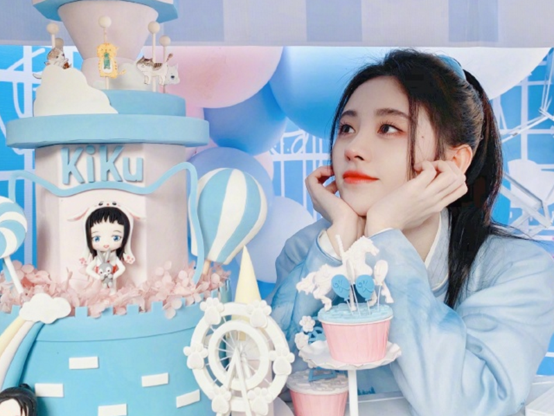 有种“神颜”叫鞠婧祎,一举一动都令人心动,网友:不愧是千年美女!