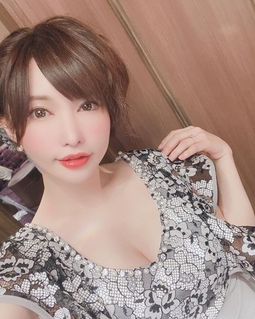 里美尤利娅家中遭抢600万现金 衣柜藏大钞准备整容