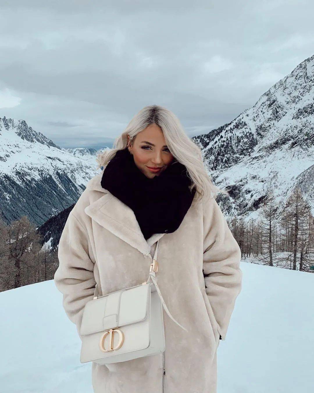 冬季穿“泰迪熊”大衣既软又暖