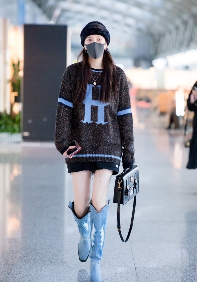 短款毛衣裙遮胯显瘦,梨形身材的福音