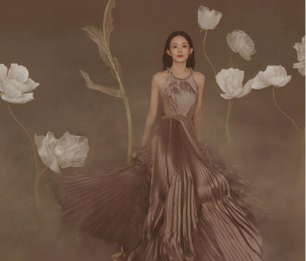 赵丽颖最新时尚大片柔美造型很仙气，好似人间精灵 时尚 第2张